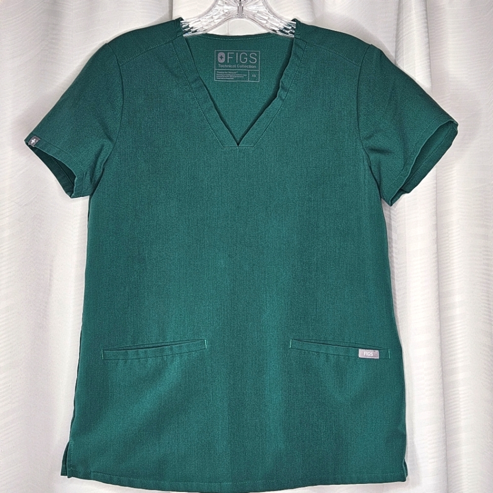 FIGS v-neck green scrub top size XS